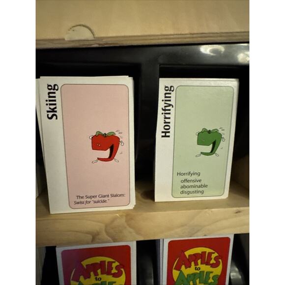 Apples to Apples Apple Crate Edition Party Card Game Wooden Box Complete - Picture 5 of 7